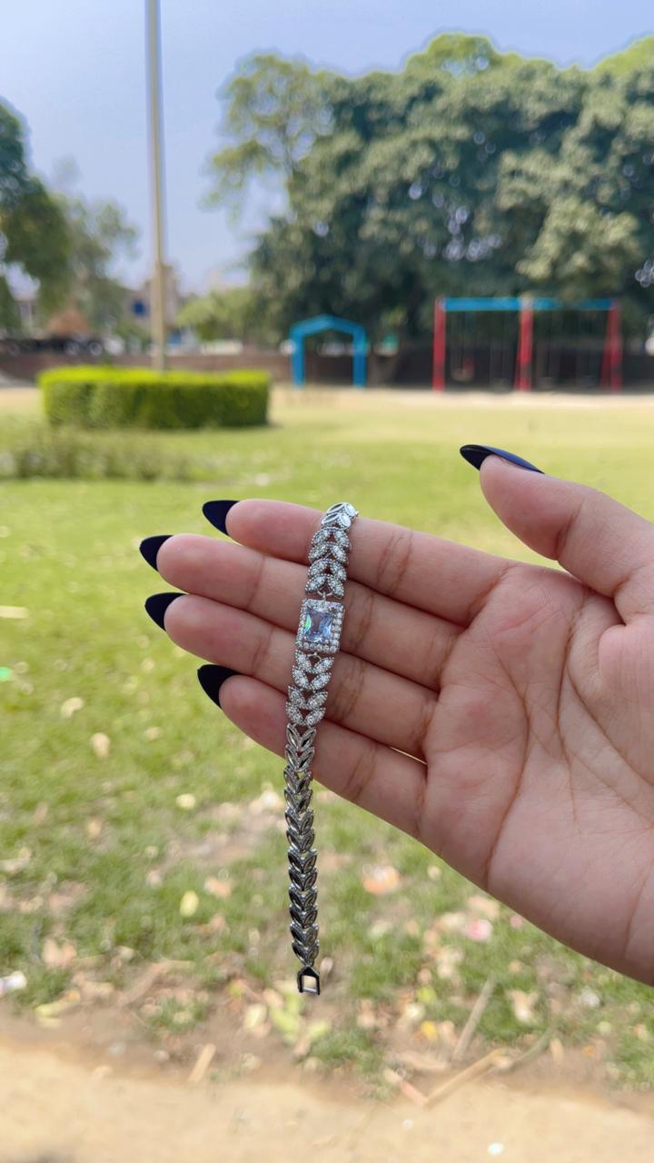 GleamNest Bracelet