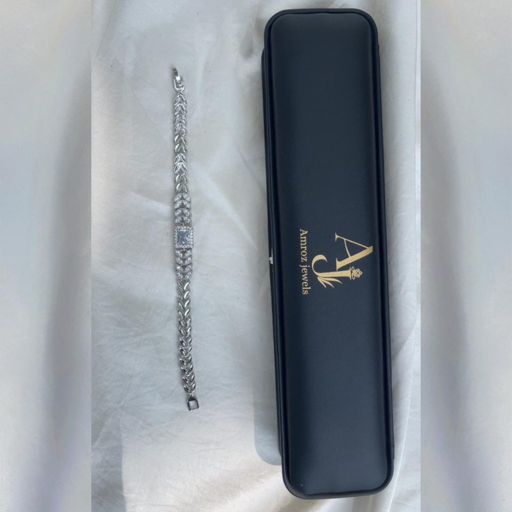 GleamNest Bracelet