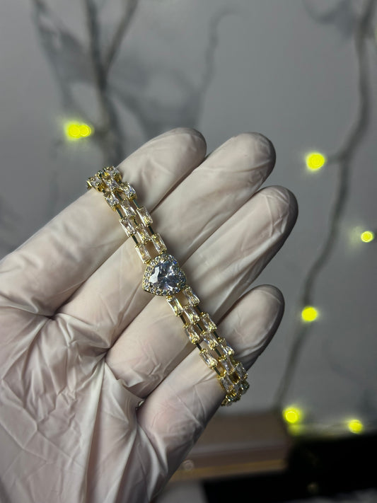 Eternal Heart Solitaire Bracelet - 24K Gold Edition