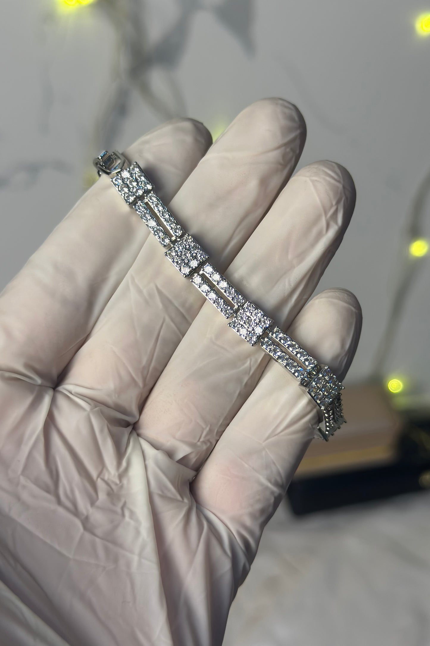 Diamond-Cut Square Link Bracelet - Silver Edition