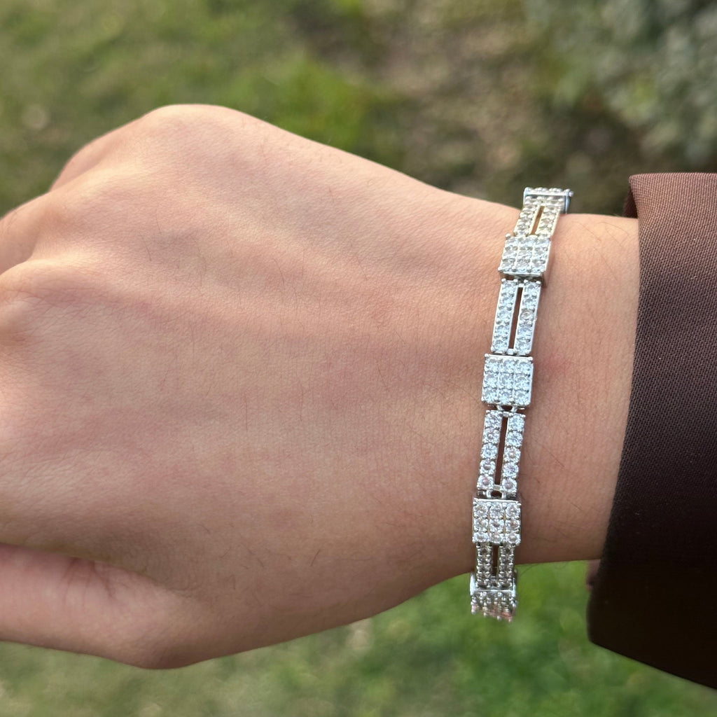 Diamond-Cut Square Link Bracelet - Silver Edition