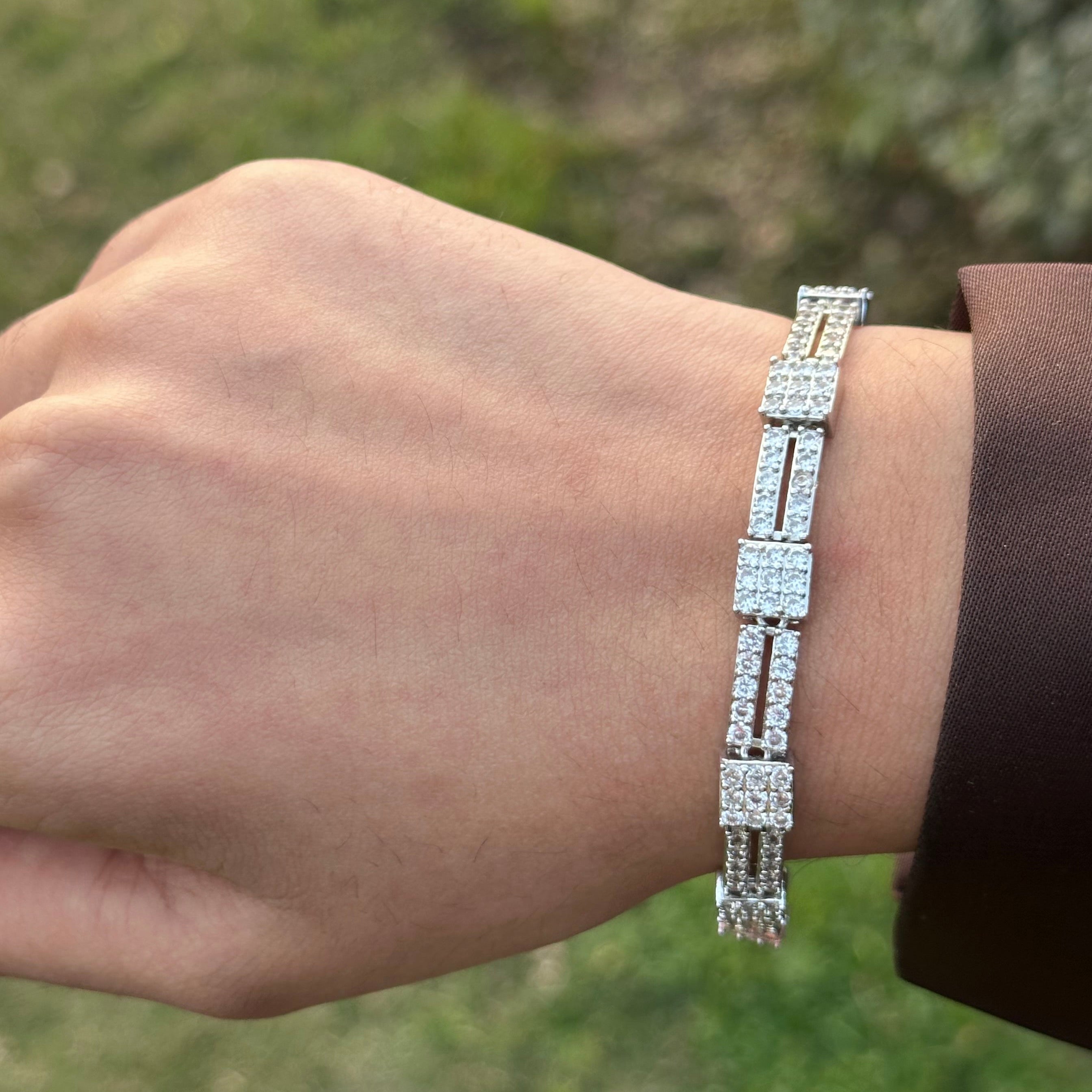 Diamond-Cut Square Link Bracelet - Silver Edition