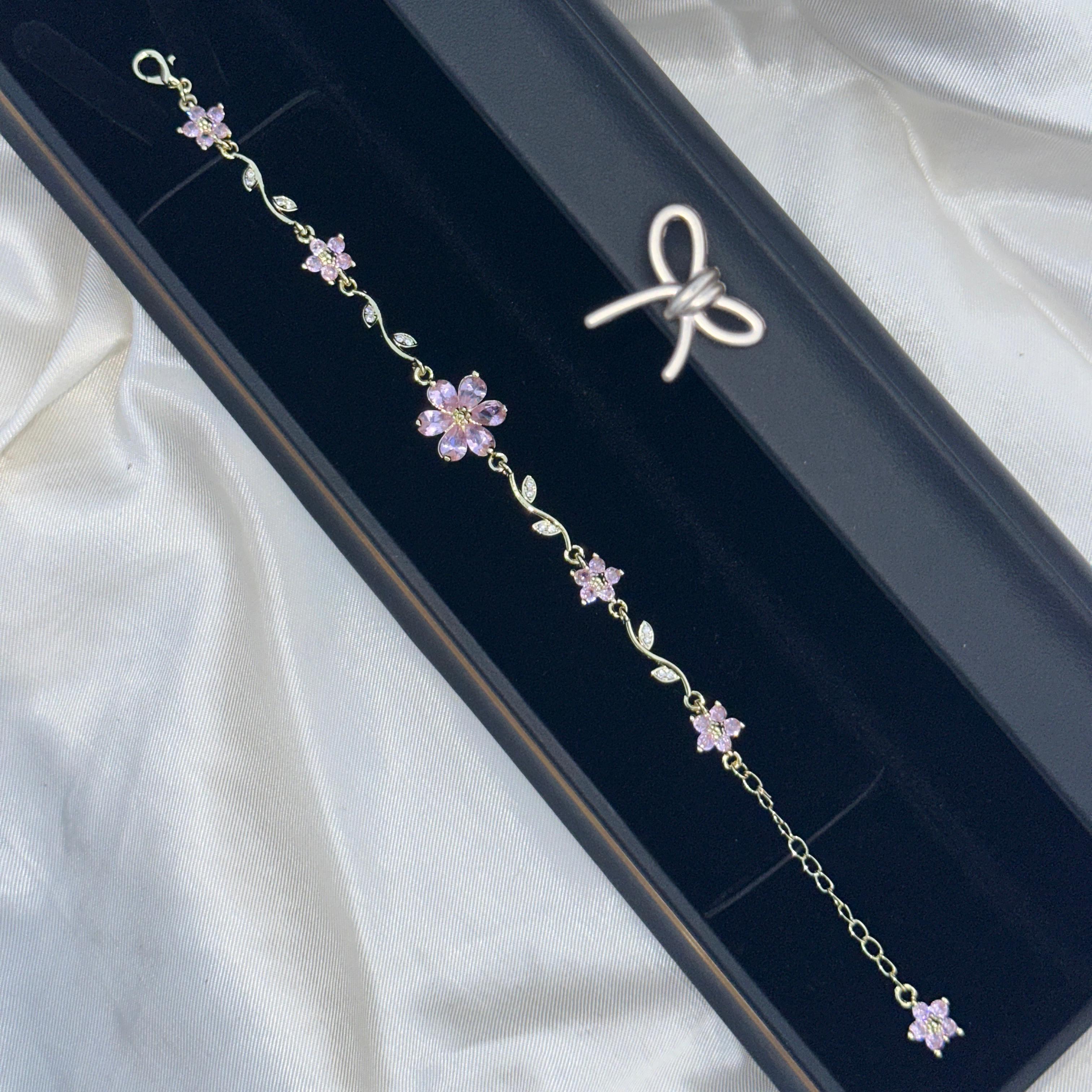Rose Vine Bracelet 🌸