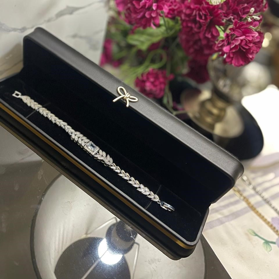 GleamNest Bracelet