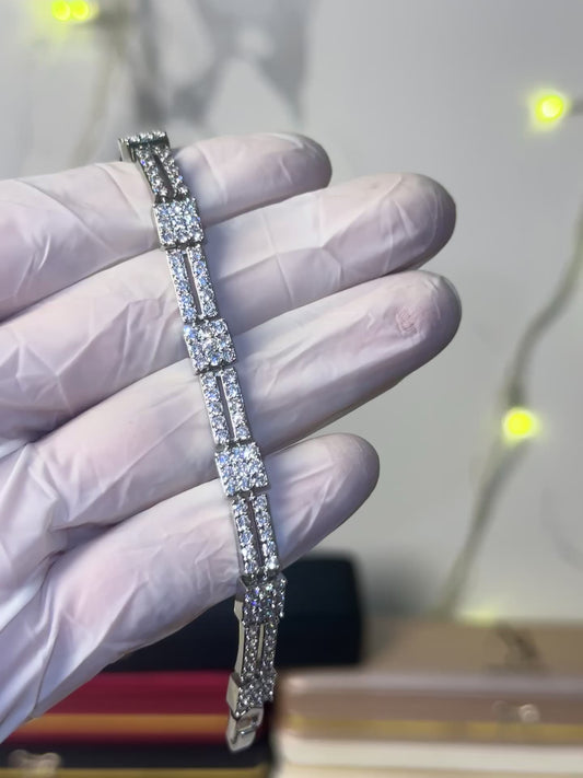 Diamond-Cut Square Link Bracelet - Silver Edition