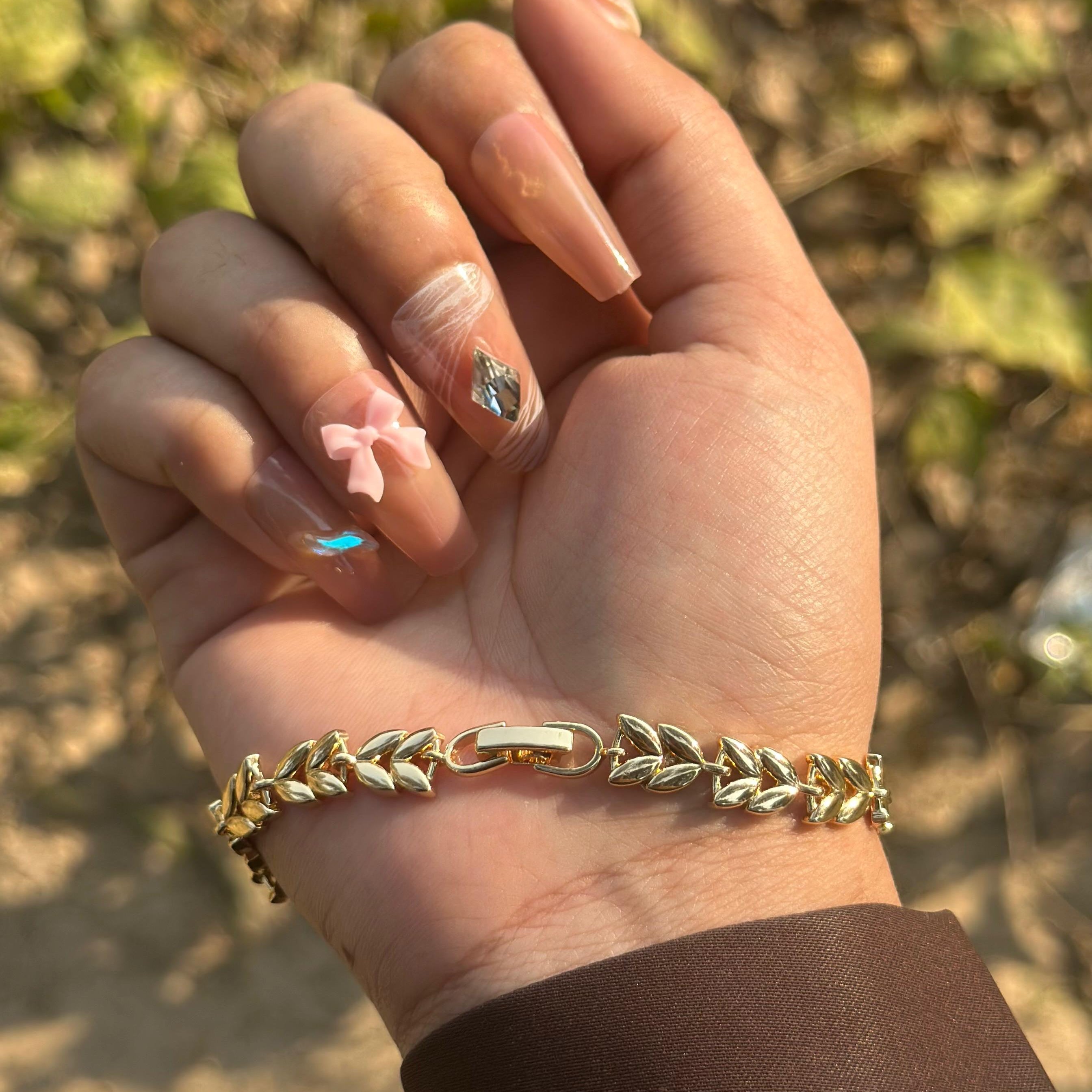 Royal Leaf Halo Bracelet